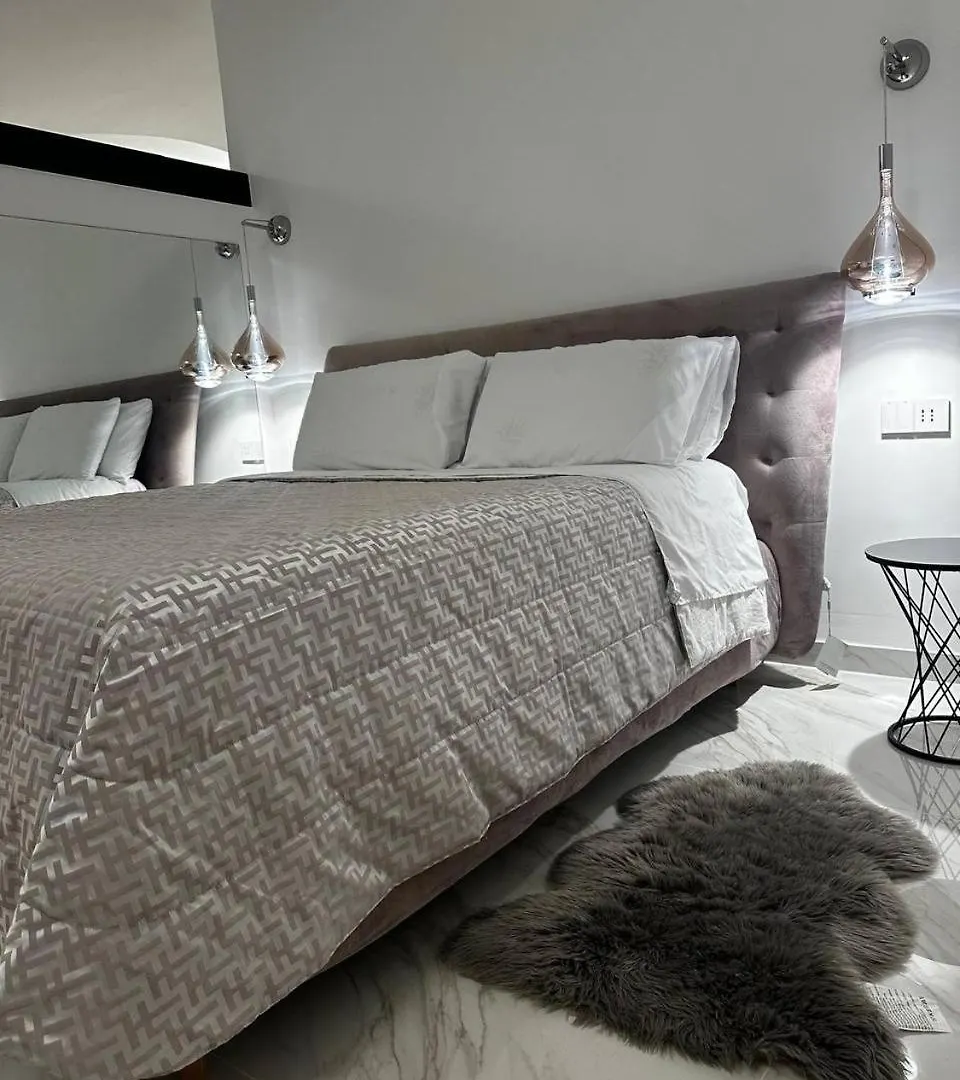 Dolce Vita Luxury Naples Apartment