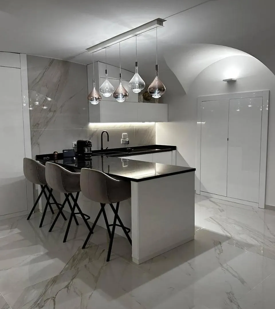 Dolce Vita Luxury Naples 0*,  Italy