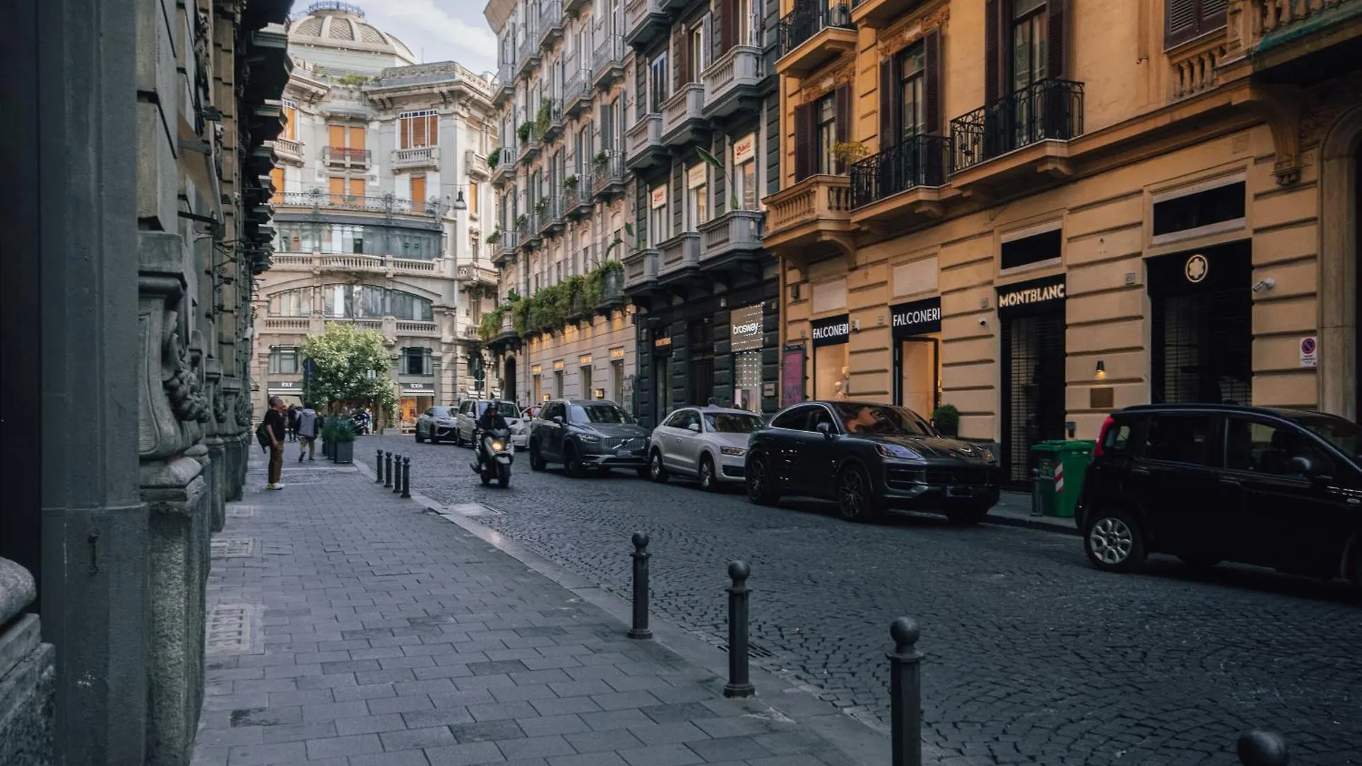 Dolce Vita Luxury Naples