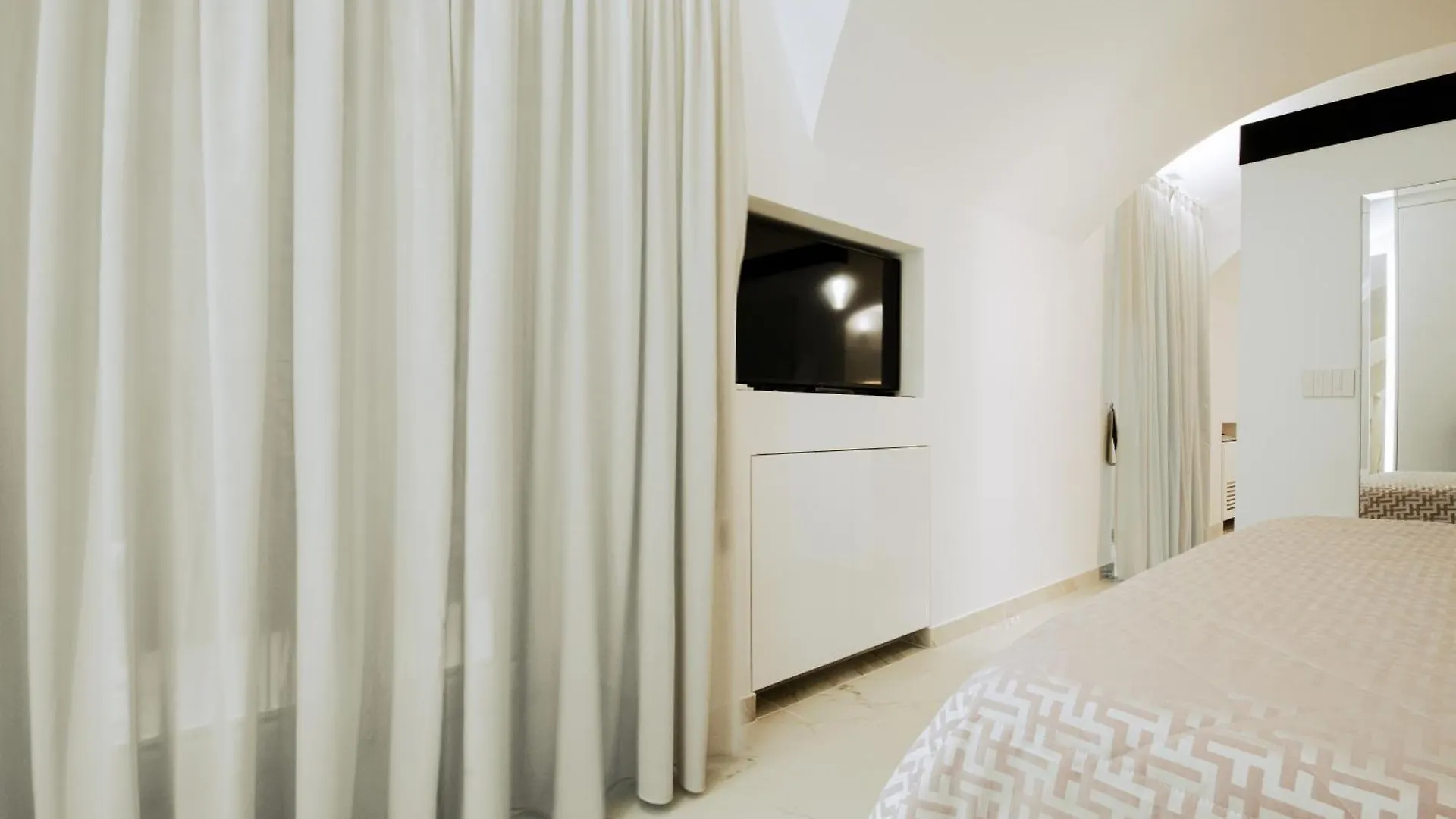 Dolce Vita Luxury Naples Italy