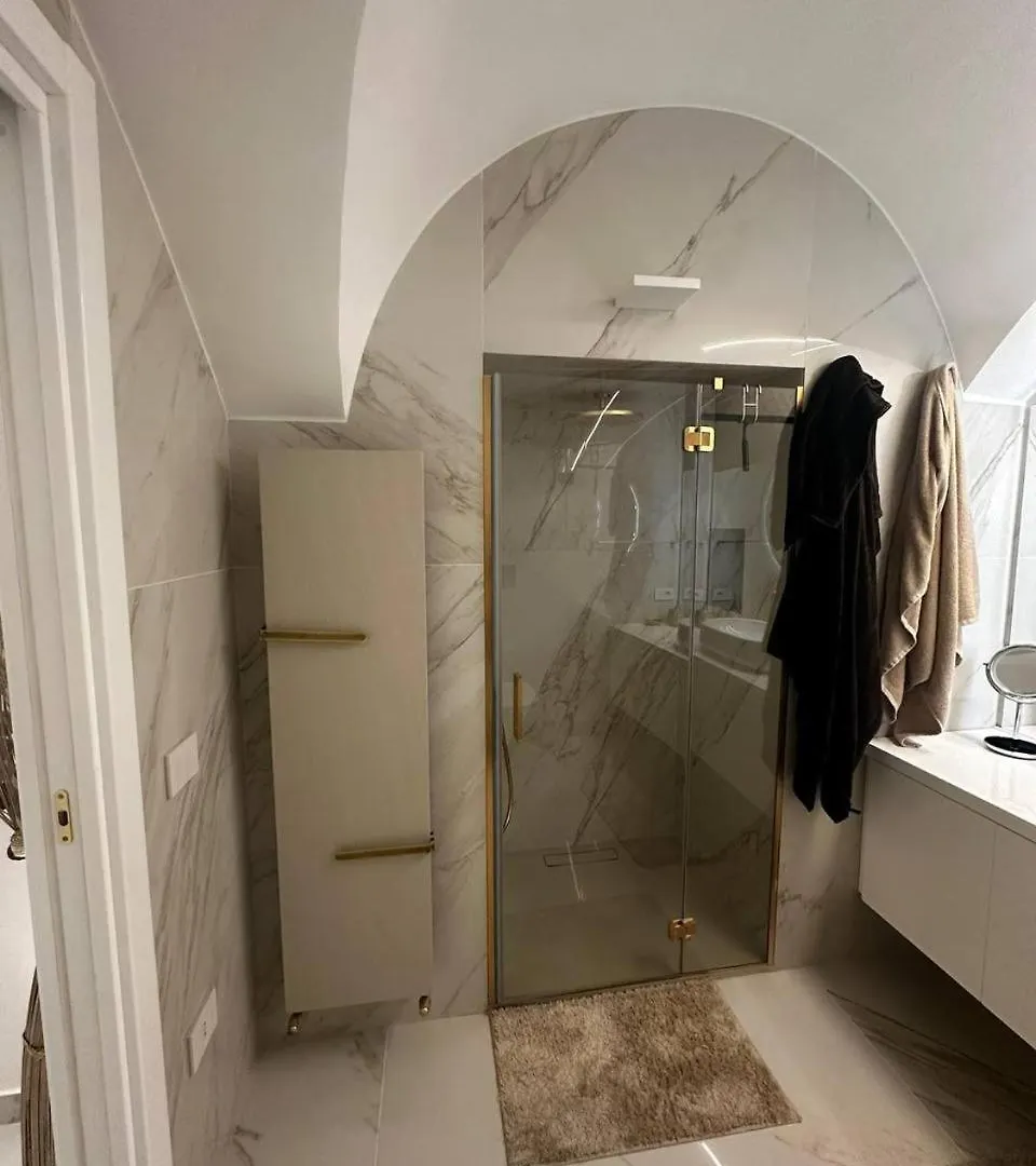 Dolce Vita Luxury Naples 0*,