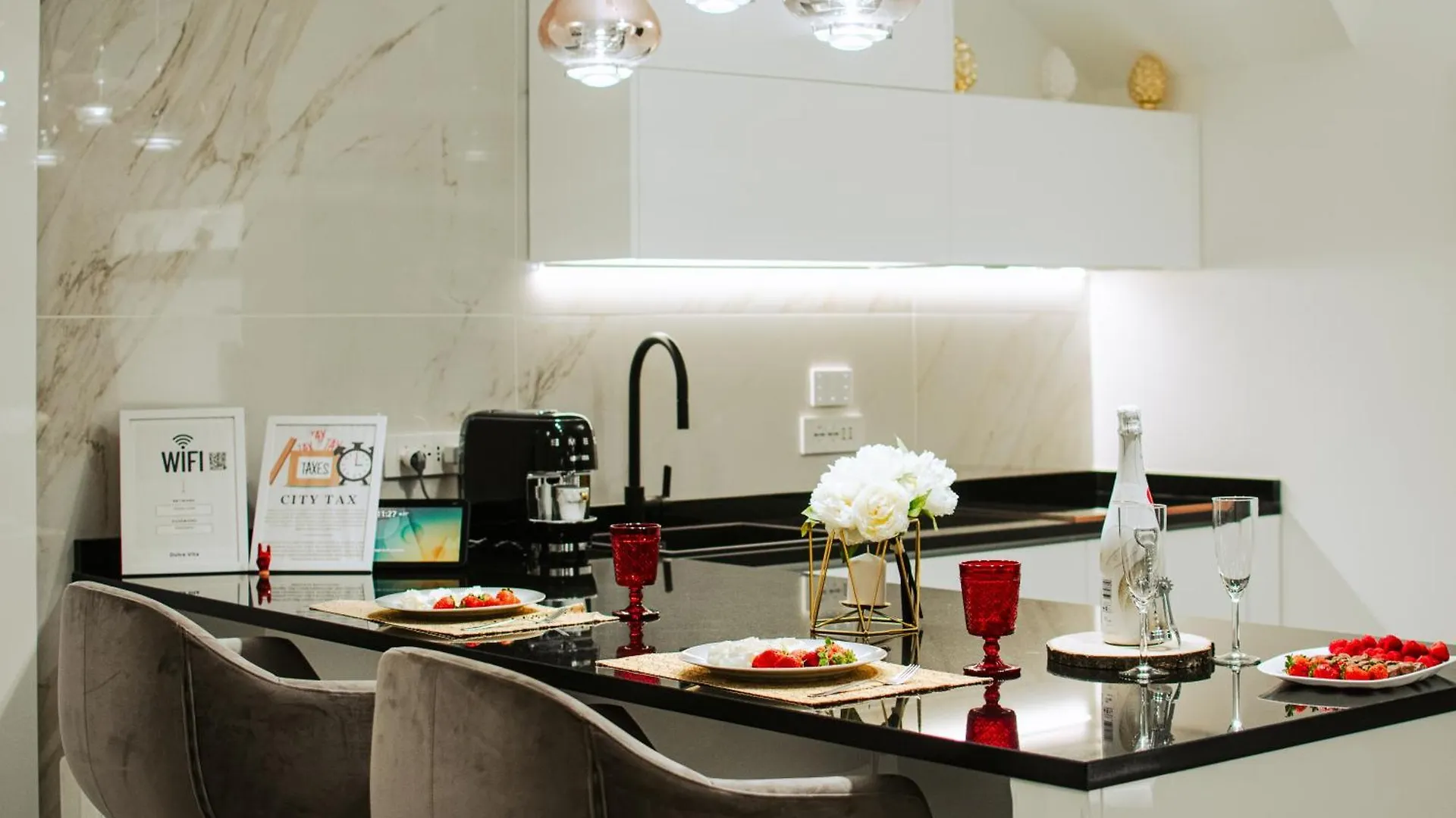 Dolce Vita Luxury Naples