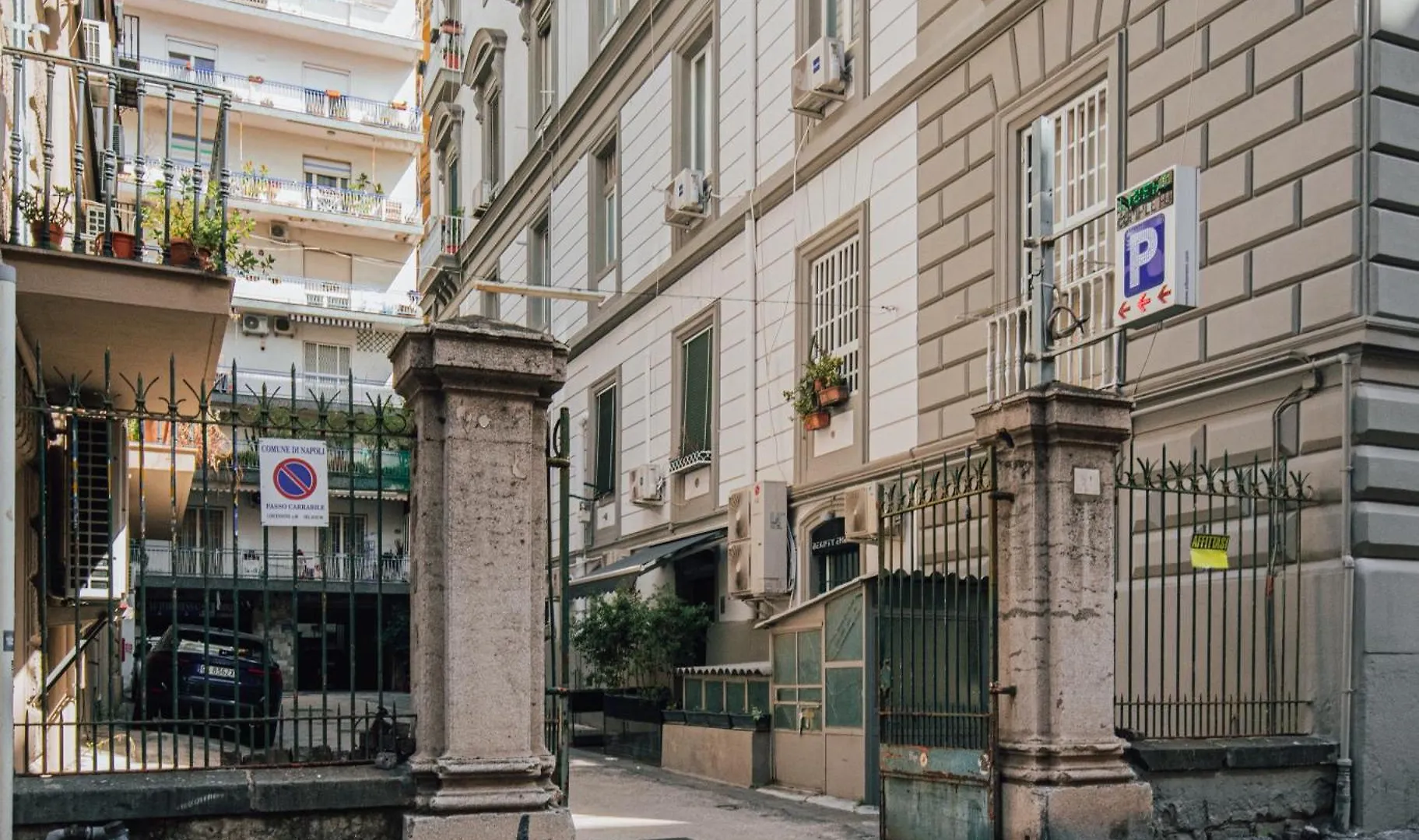 Dolce Vita Luxury Naples Apartment